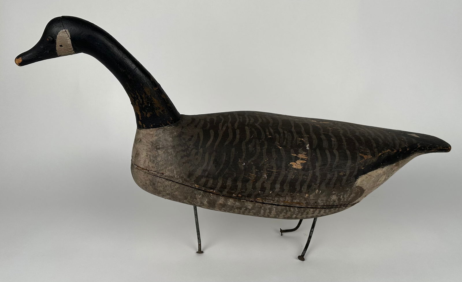 ROY MILL CANADA GOOSE FIELD DECOY Prince Edward Island, 1901-1982 Length 29". (1 of 1)
