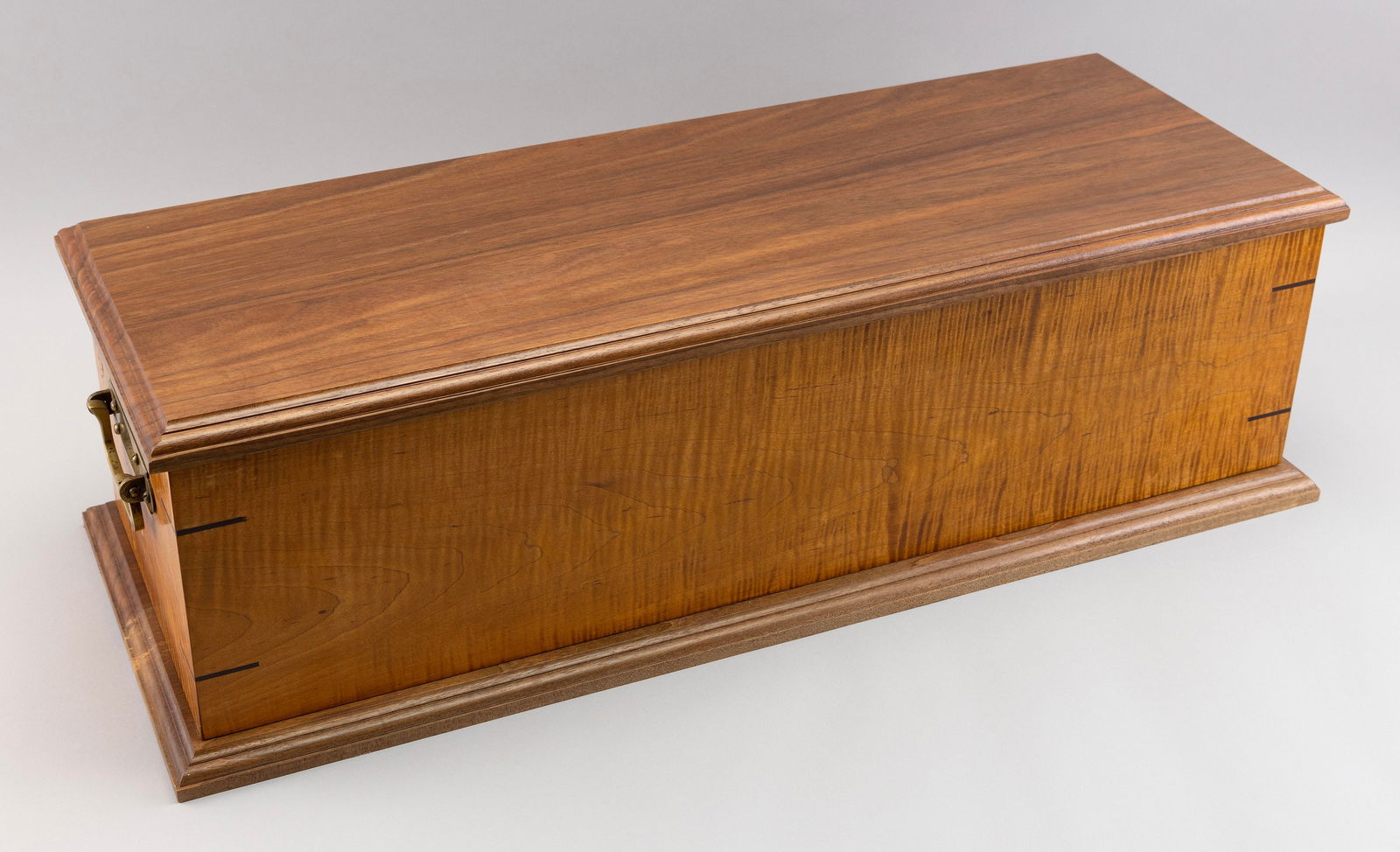 FINE CHERRY AND SOLID TIGER MAPLE BOX America, Contemporary Height 8.5". Length 27.5". Width 10.5". (1 of 2)