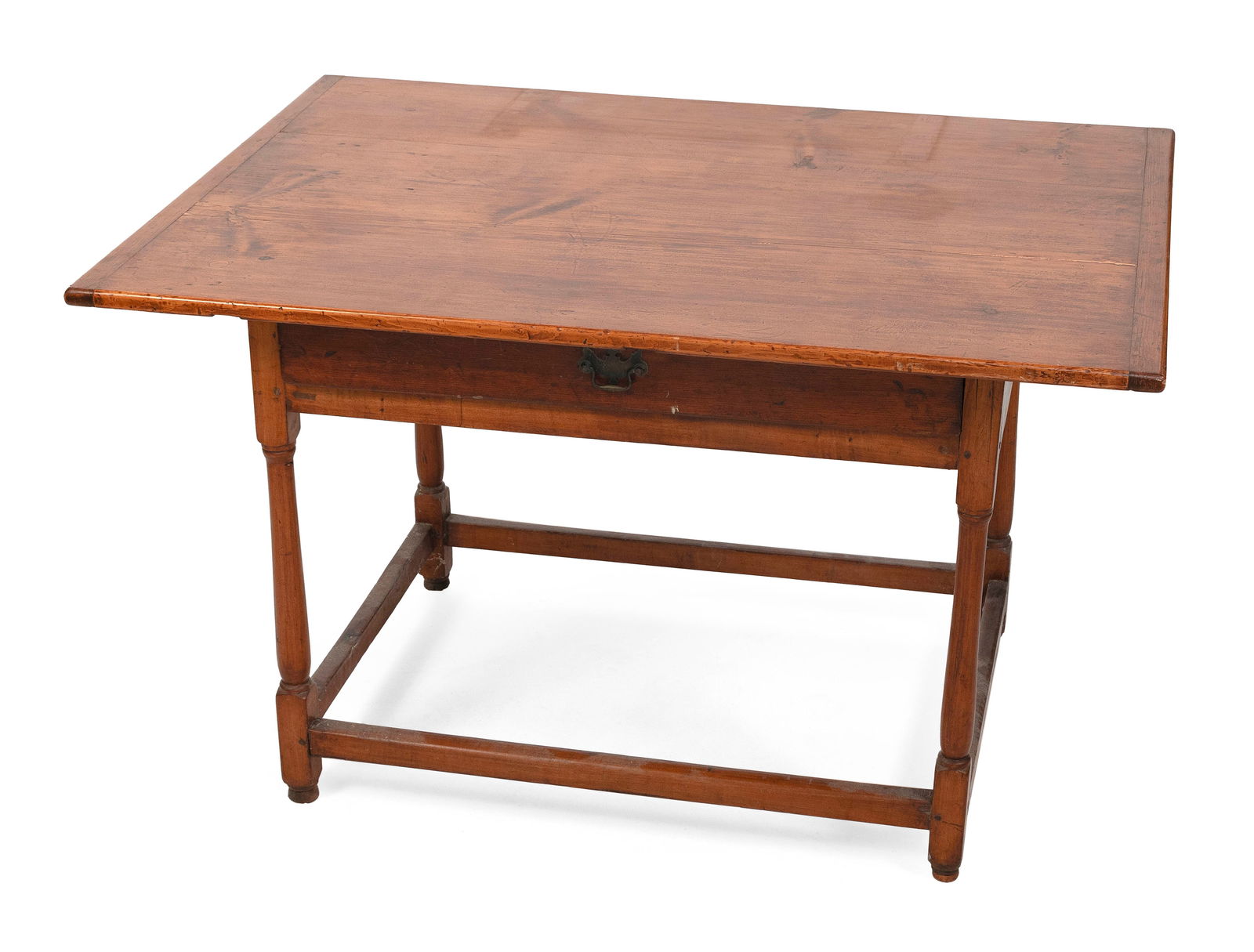 ONE-DRAWER TAVERN TABLE New England, 18th Century Height 26.5". Width 42.25". Depth 29". (1 of 3)