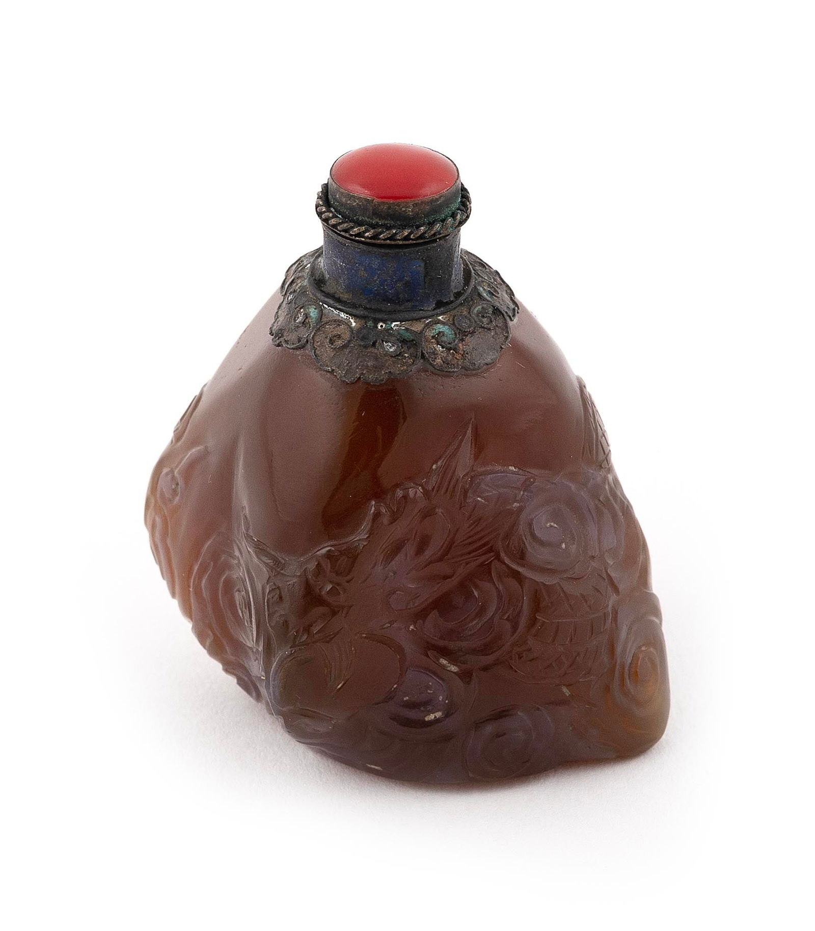 CHINESE CARVED AGATE SNUFF BOTTLE Late 19th/Early 20th Century Height 2". Red stopper. (1 of 3)