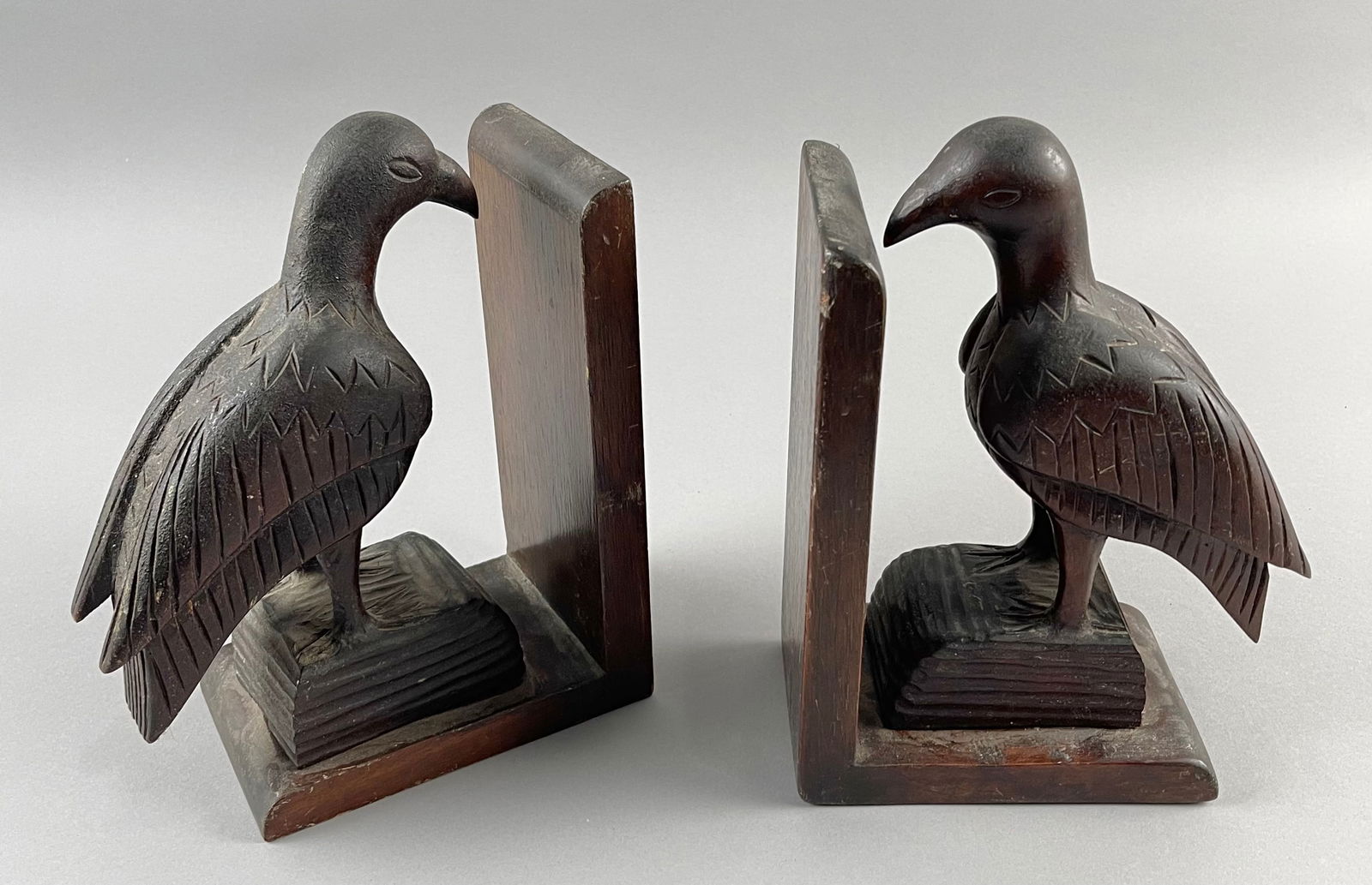 PAIR OF CARVED WOODEN BIRD BOOKENDS 20th Century Heights 10". (1 of 5)