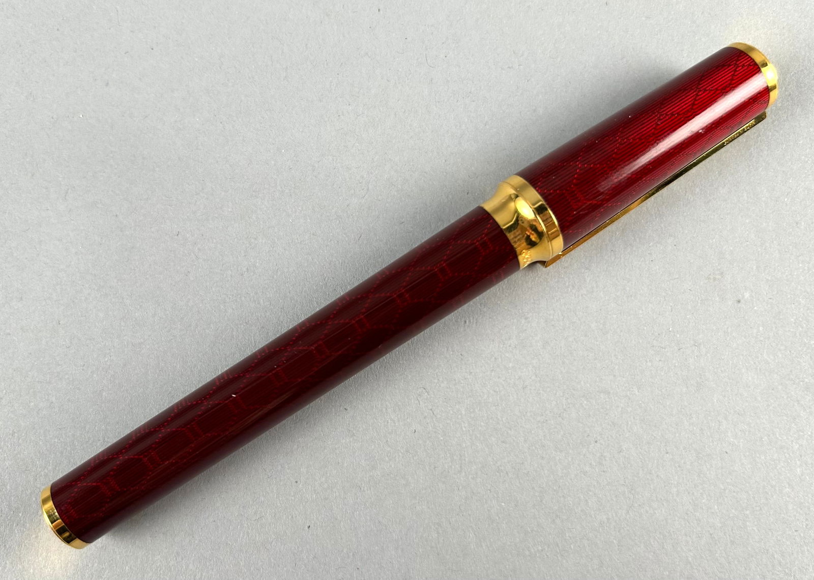 S.T. DUPONT MONTPARNASSE FOUNTAIN PEN Length 5.5". (1 of 2)