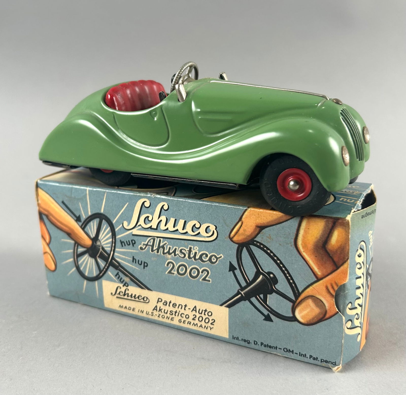 SCHUCO AKUSTICO 2002 TOY WINDUP CAR Circa 1950 Length 5". (1 of 5)