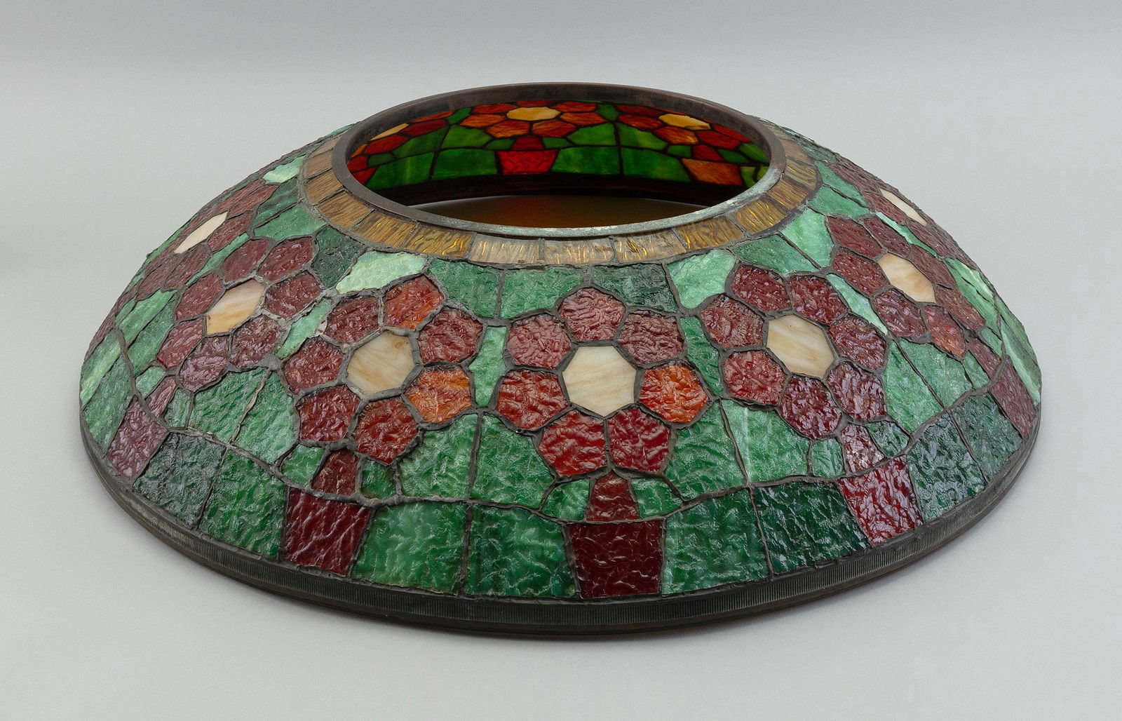 STAINED GLASS LAMP SHADE 20th Century Diameter 22". (1 of 2)