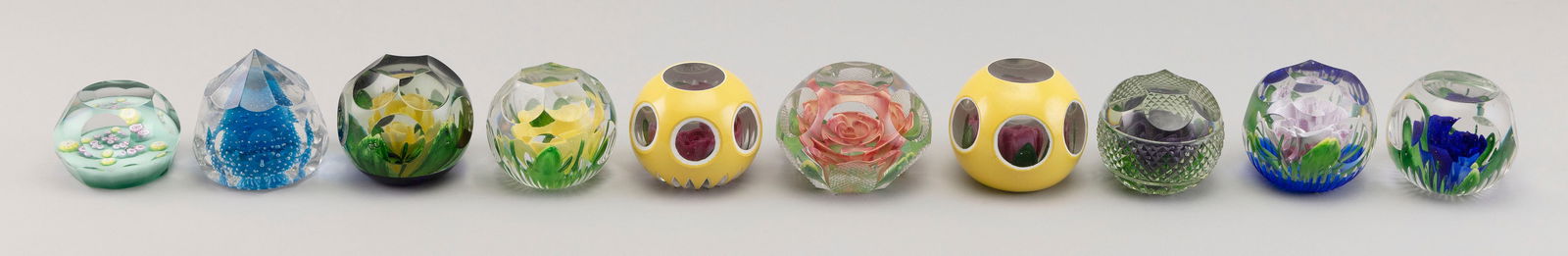 TEN PAIRPOINT GLASS PAPERWEIGHTS Bourne, Massachusetts, 20th Century Heights from 2" to 3". (1 of 3)