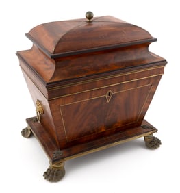 CLASSICAL KNIFE BOX 19th Century Height 16". Width 14.5". Depth 10.75".