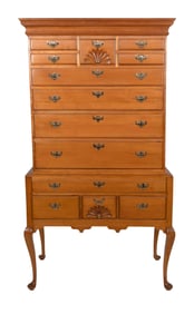 QUEEN ANNE FLAT-TOP TWO-PART HIGHBOY Wethersfield, Connecticut, Mid-18th Century Height 73.5". Width