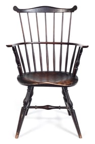 WINDSOR FAN-BACK ARMCHAIR Late 18th Century Back height 39". Seat height 18.25".