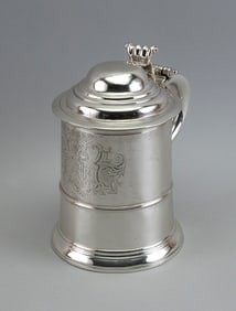 HUMPHREY PAYNE GEORGE II SILVER TANKARD London, Circa 1733 Approx. 22.0 troy oz.