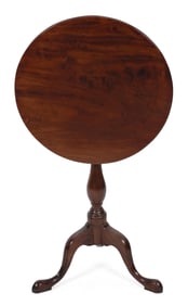 QUEEN ANNE TILT-TOP CANDLESTAND New York, Mid-18th Century Height 28". Top 20.5" x 21".