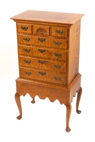 DIMINUTIVE ELDRED WHEELER CHEST-ON-FRAME Massachusetts, 20th Century Height 42.5". Width 23". Depth