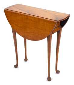 ELDRED WHEELER DROP-LEAF TABLE Massachusetts, 20th Century Height 28". Length 10" plus two 10" drop