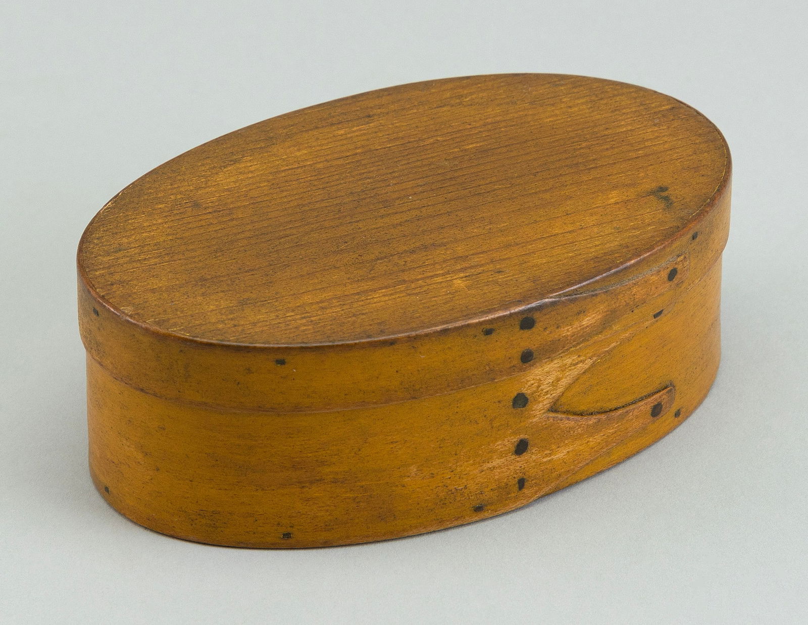 RARE SMALL SHAKER MEASURE 19th Century Height 1.625". Length 4.625". Width 2.875". (1 of 7)