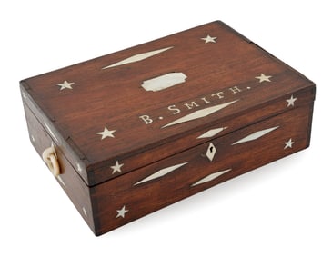 IMPORTANT TRAVEL BOX ATTRIBUTED TO NEW BEDFORD CAPTAIN BENJAMIN CLARK 19th Century Height 5". Width