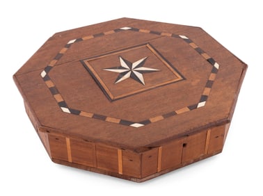 SAILOR-MADE OCTAGONAL BOX 19th Century Height 4". Width 16".
