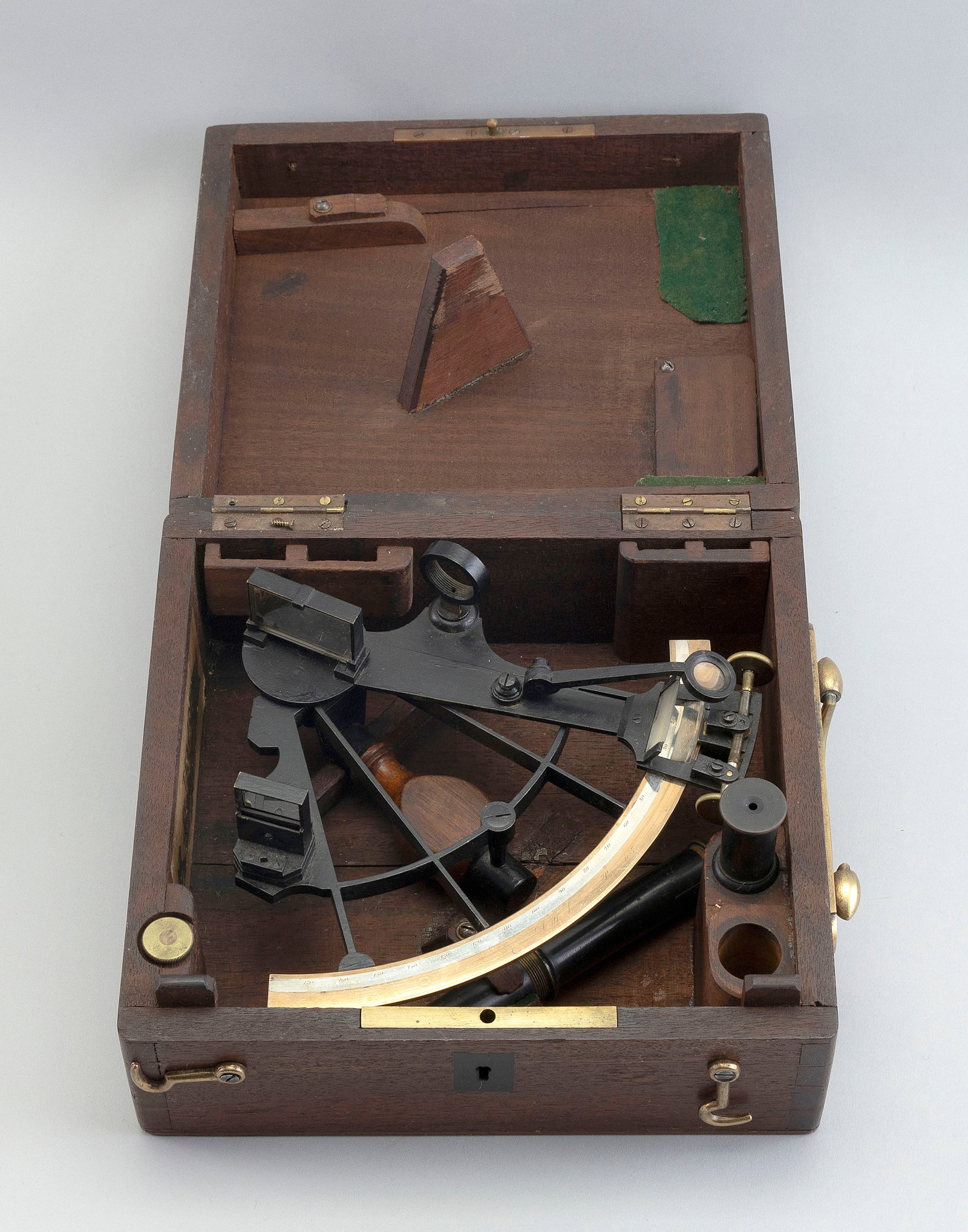 U.S. LIGHTHOUSE ESTABLISHMENT SEXTANT Early 20th Century Case height 4.25". Width 9.25". Depth 8.5".: U.S. LIGHTHOUSE ESTABLISHMENT SEXTANT Early 20th Century Paper label for "T.S. & J.D. Negus Chronometers & Nautical Instruments" affixed to interior of case. Etched on degree scale "A. Hurlimann Paris