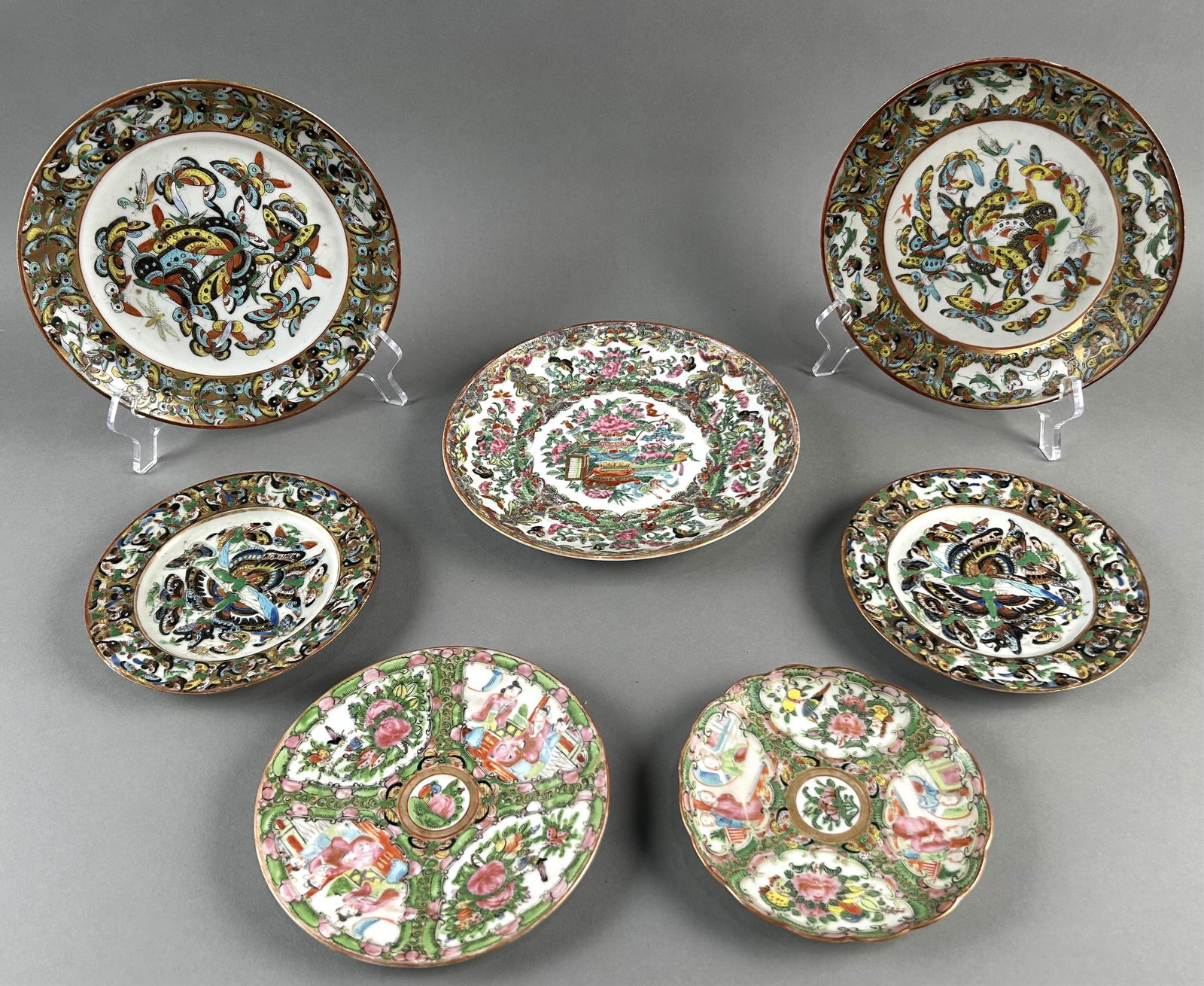 SEVEN CHINESE EXPORT PORCELAIN PLATES Late 19th Century (1 of 7)