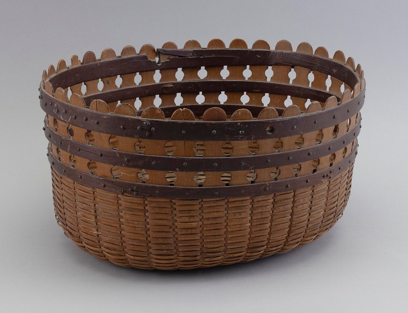 RARE NANTUCKET "DOUBLE LOLLIPOP" BASKET 19th Century Height 6". Length 12". Width 10".: RARE NANTUCKET "DOUBLE LOLLIPOP" BASKET 19th Century Oval. Handle missing. Height 6". Length 12". Width 10".