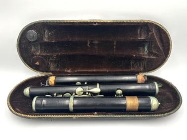 CASED A.F. MEYER EBONY AND SILVER FLUTE 19th Century Case length 14".