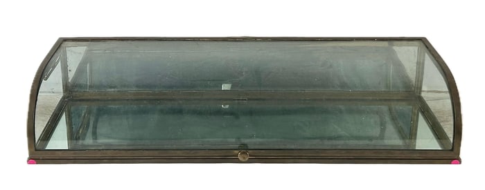 COUNTERTOP DISPLAY CASE Early 20th Century Height 7.5". Width 38.5". Depth 13.25".