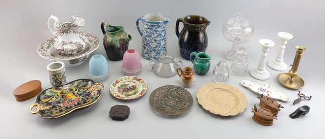 ODD LOT OF MOSTLY POTTERY AND PORCELAIN 19th/20th Century Heights from 1" to 9".