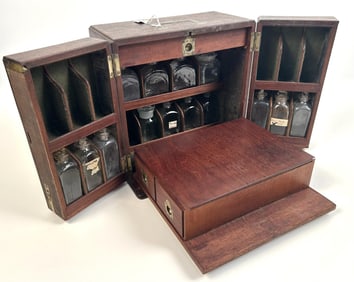 ENGLISH MAHOGANY APOTHECARY CHEST 19th Century Height 11". Width 11.5". Depth 7.75".