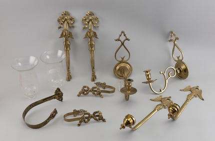 FOUR PAIRS OF BRASS WALL SCONCES 20th Century Heights from 7" to 16".