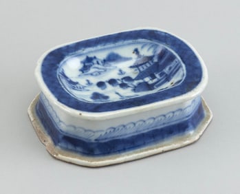 CHINESE EXPORT BLUE AND WHITE CANTON PORCELAIN MASTER SALT Late 19th Century Length 4.25".