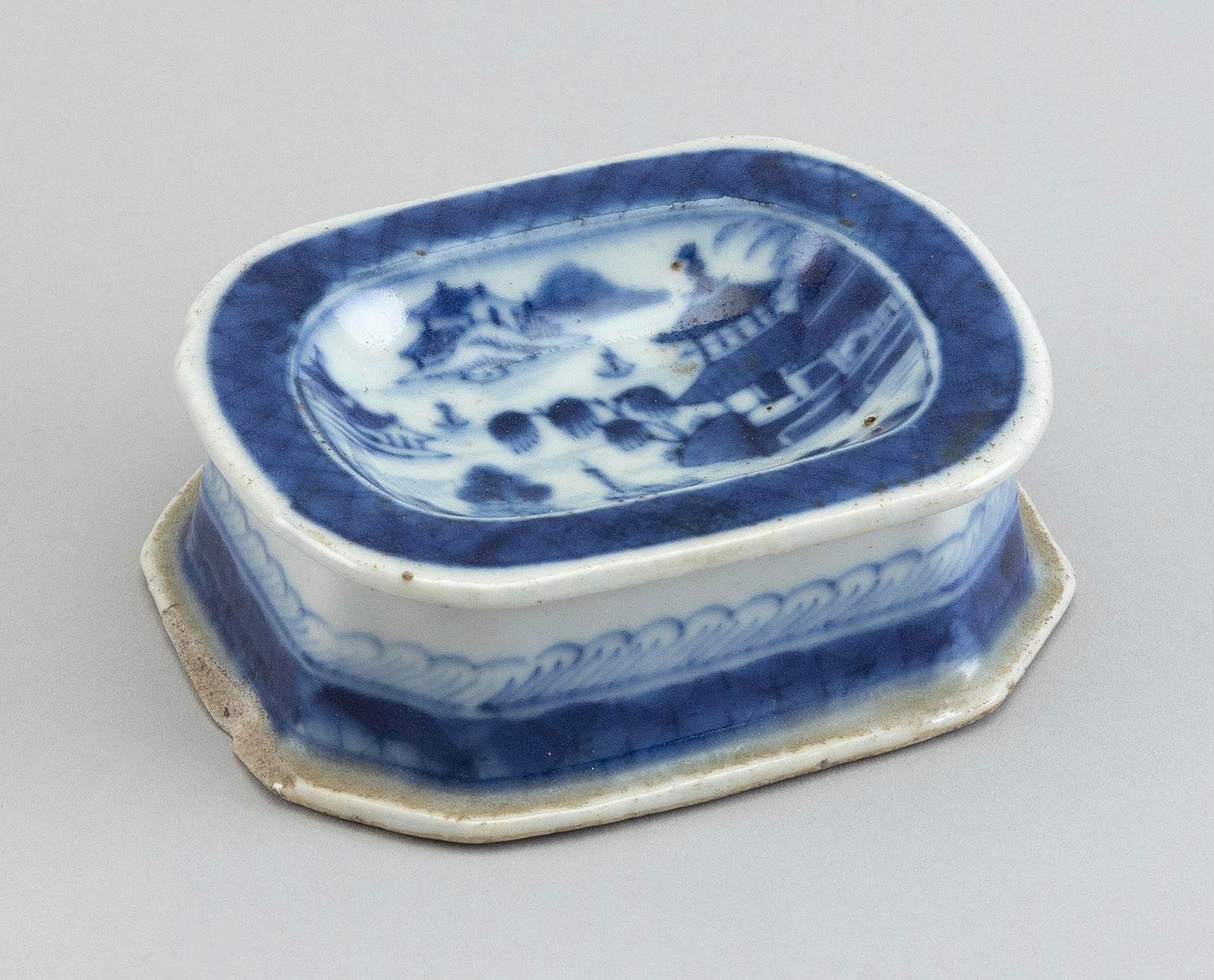 CHINESE EXPORT BLUE AND WHITE CANTON PORCELAIN MASTER SALT Late 19th Century Length 4.25". (1 of 1)