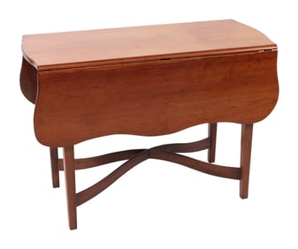 HEPPLEWHITE PEMBROKE TABLE Connecticut, Circa 1800 Height 27.5". Length 17.75" plus two 12" drop