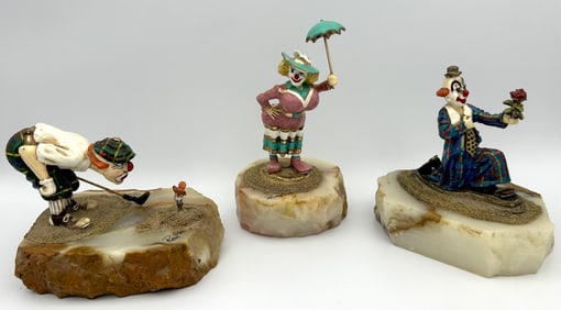RON LEE (California, 1947-2017), Three clown sculptures., Heights from 4" to 6".