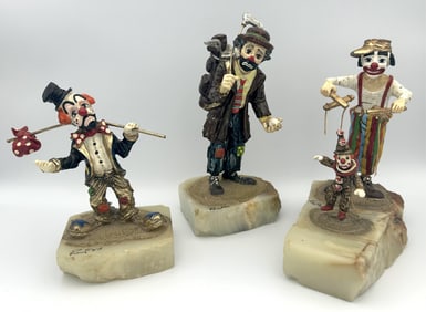 RON LEE (California, 1947-2017), Three clown sculptures., Heights from 6" to 8".