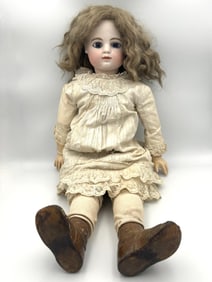 FRANCOIS GAULITER CLOSED-MOUTH BEBE DOLL France, Circa 1880 Height 28".