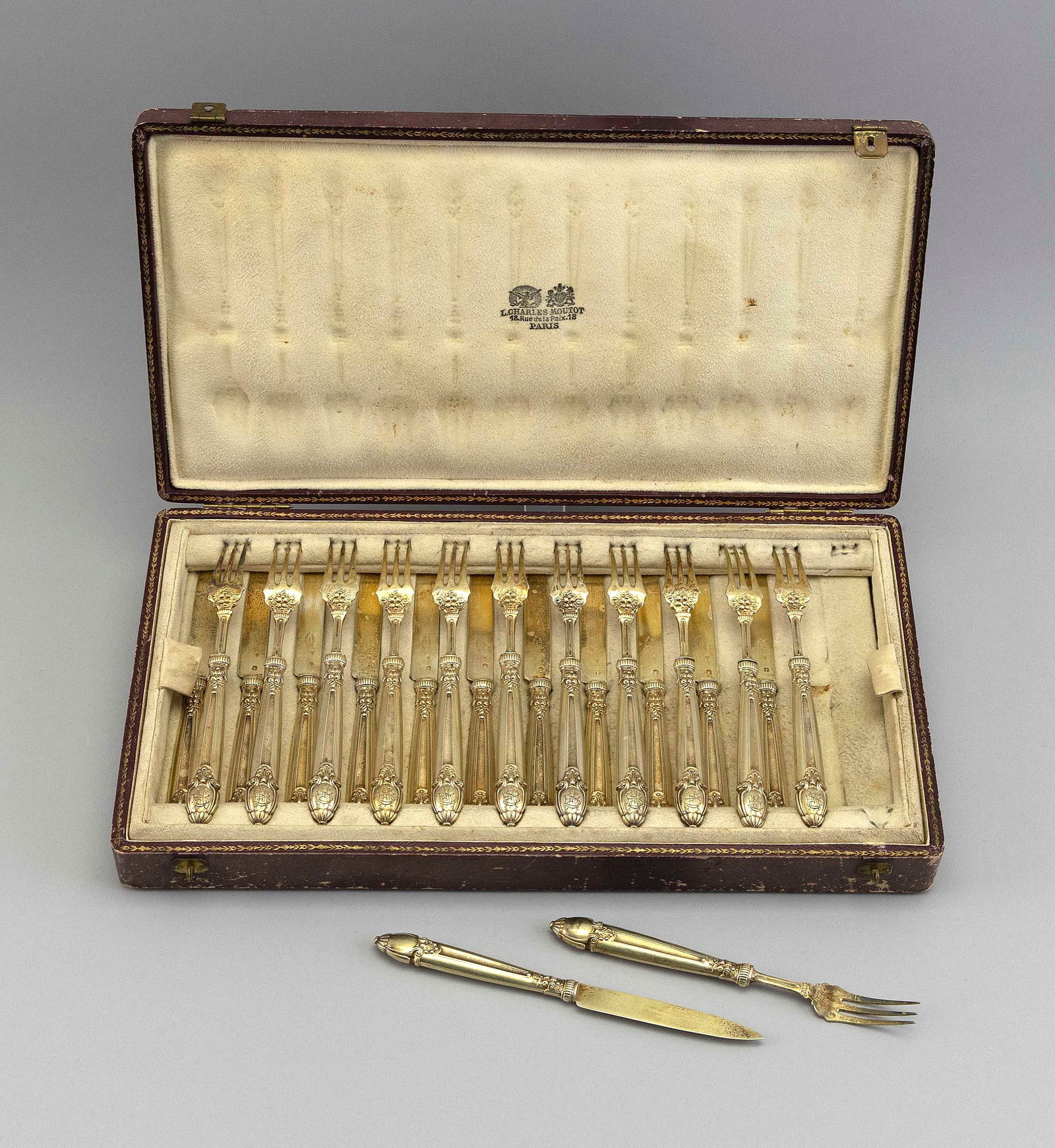 FRENCH SILVER FISH SERVICE FOR TWELVE IN PRESENTATION BOX Paris, Late 19th Century Approx. 19.0 troy (1 of 2)