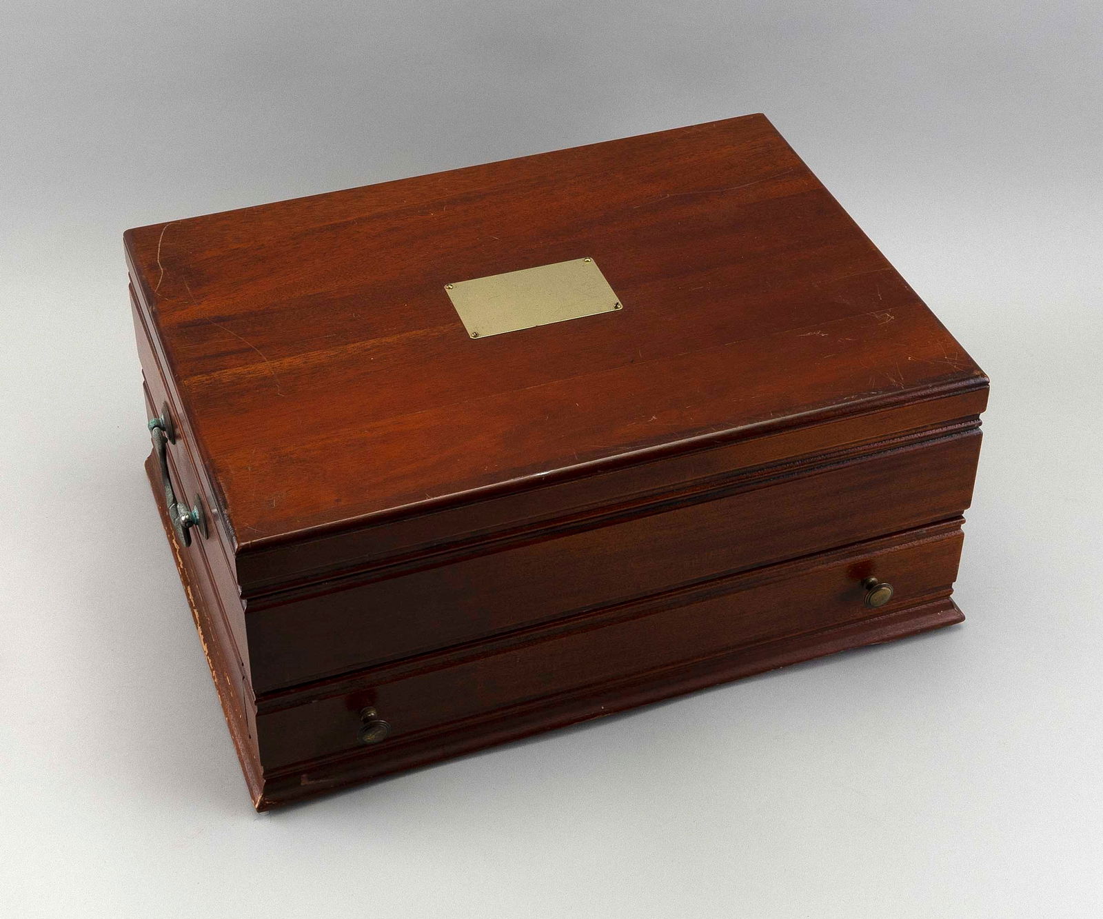 GORHAM "LANDSDOWNE" STERLING SILVER FLATWARE SERVICE Providence, Early 20th Century Approx. 74.6 (1 of 2)