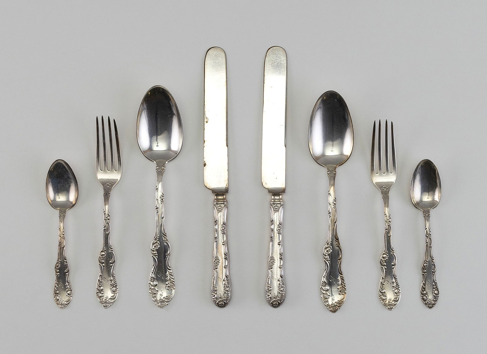 TOWLE "OLD ENGLISH" STERLING SILVER FLATWARE SERVICE Massachusetts, 20th Century Approx. 41.0 troy (1 of 1)