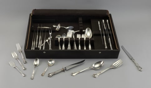 GORHAM "CHANTILLY" STERLING SILVER FLATWARE SERVICE Providence, Rhode Island, Mid-20th Century