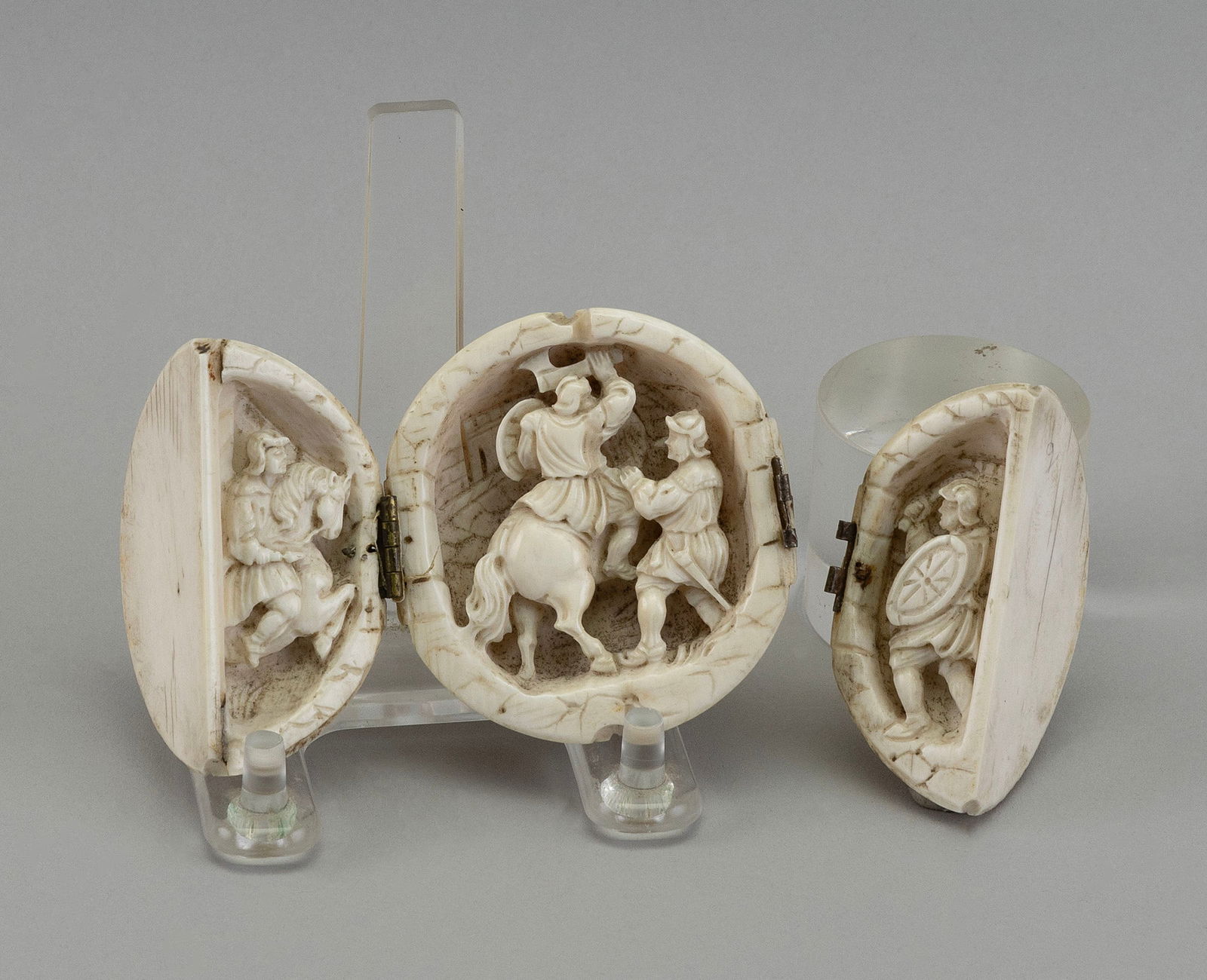 CONTINENTAL CARVED IVORY TRIPTYCH SPHERE 19th Century Diameter closed 2.5". Length opened 4.5". (1 of 4)