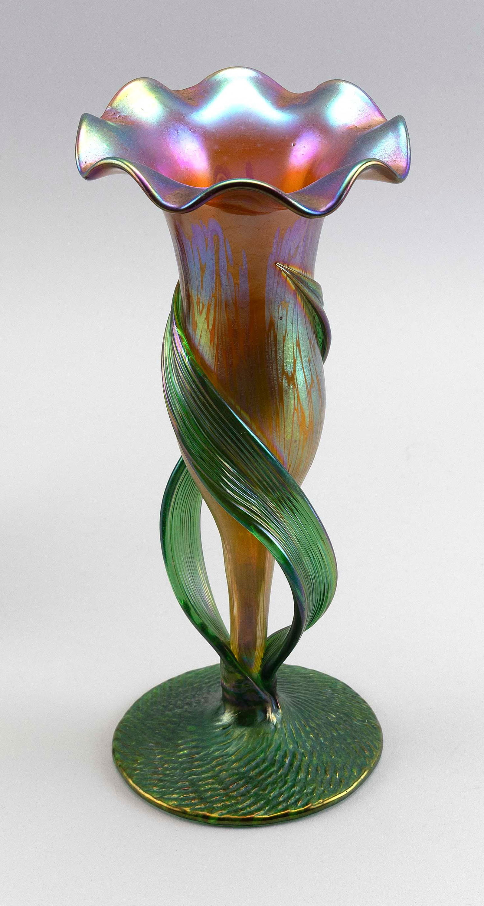 IRIDESCENT GLASS FLORIFORM VASE ATTRIBUTED TO LOETZ Austria, 20th Century Height 10.75".: IRIDESCENT GLASS FLORIFORM VASE ATTRIBUTED TO LOETZAustria, 20th CenturyUnmarked.Height 10.75".