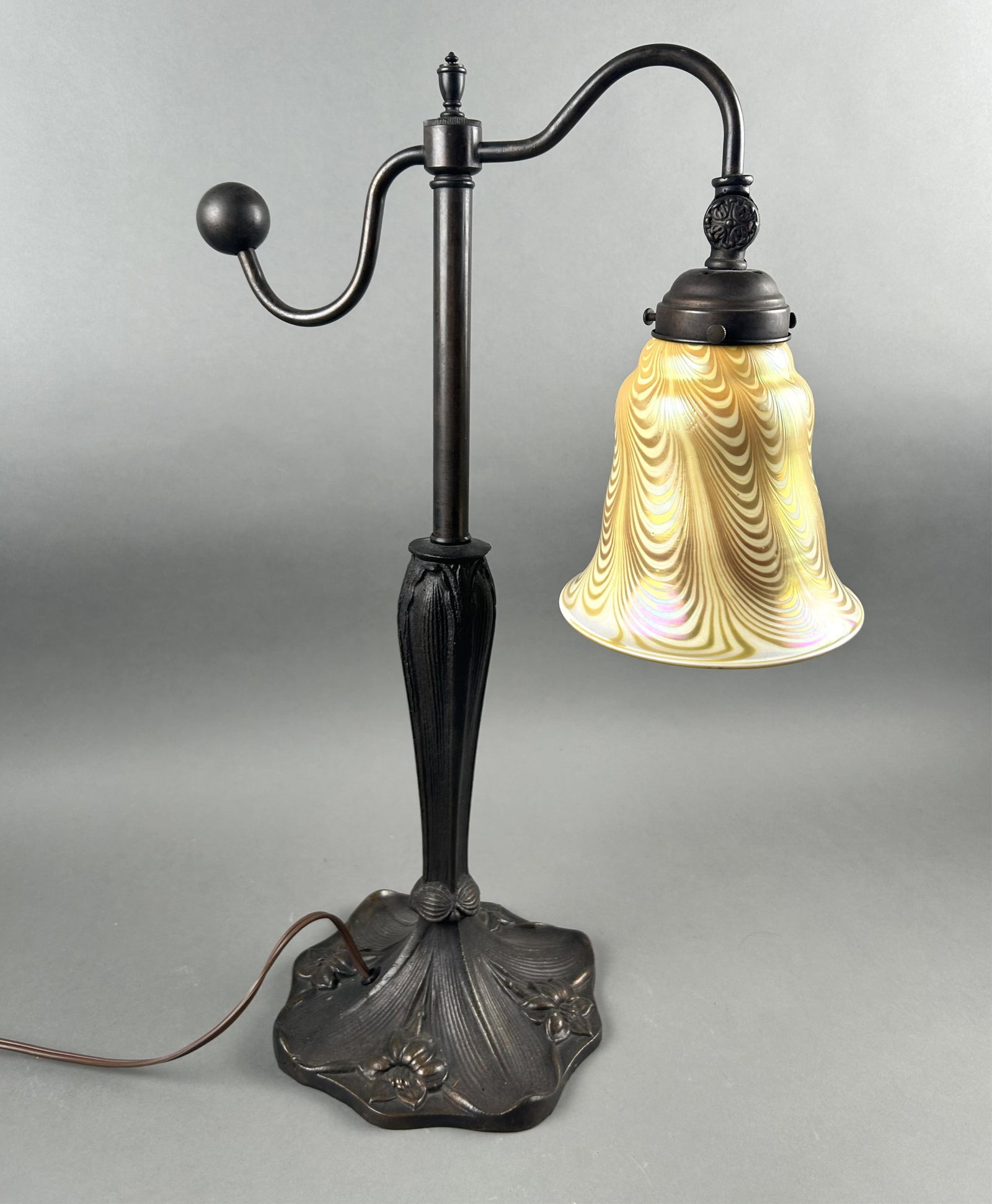 ART NOUVEAU-STYLE TABLE LAMP WITH QUEZAL-STYLE SHADE 20th Century Height 21.25". (1 of 3)