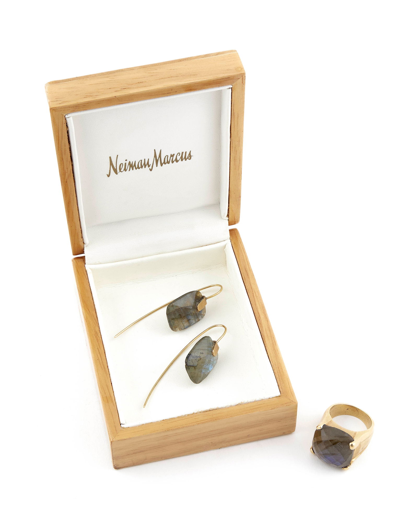 YELLOW GOLD AND LABRADORITE RING AND PAIR OF EARRINGS Ring approx. 12.86 dwt. Earrings approx. 5.14 (1 of 1)