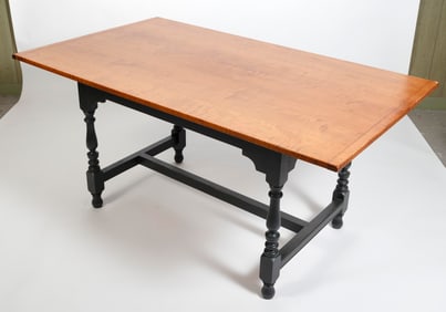 ELDRED WHEELER HARVEST TABLE Massachusetts, 20th Century Height 32". Top 62" x 36".