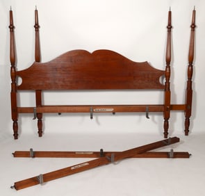 ELDRED WHEELER KING-SIZE BED Massachusetts, 20th Century Total height 68". Headboard height 46.5".