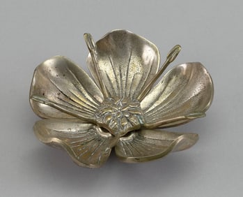 SILVER AND BRONZE METAL FLORIFORM ASHTRAY ATTRIBUTED TO GUCCI Italy, 1970s Length 5".