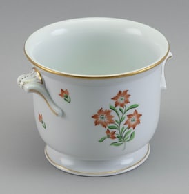 HEREND PORCELAIN CACHEPOT 20th Century Height 6". Width 7".