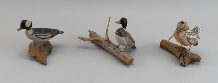THREE JAMES LAPHAM MINIATURE BIRD CARVINGS Dennis Port, Massachusetts, 1900-1987 Heights from 4.5"