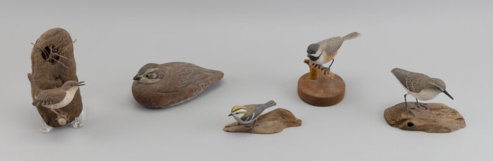 FIVE BIRD CARVINGS 20th Century Heights from 2" to 5".
