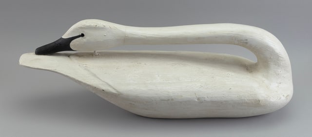 MICHAEL BACLE CARVING OF A PREENING SWAN Virginia/Massachusetts, Contemporary Length 28".