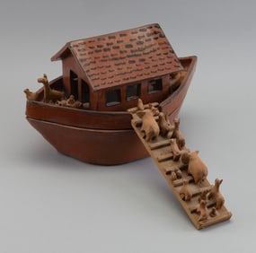 TURTLE CREEK POTTERY NOAH'S ARK Ohio, 20th Century Length 15".