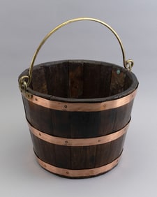BRASS-BOUND OAK BUCKET 19th Century Height 10". Diameter 13".